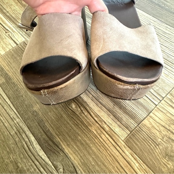 Kork-Ease Women's 9 'Keirn' Platform Wedge Sandal in Stone Under Casual Boho - Picture 10 of 11